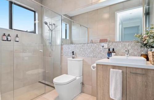 Heathcote South House | Heathcote Getaway, Nullegai with Spectacular Views