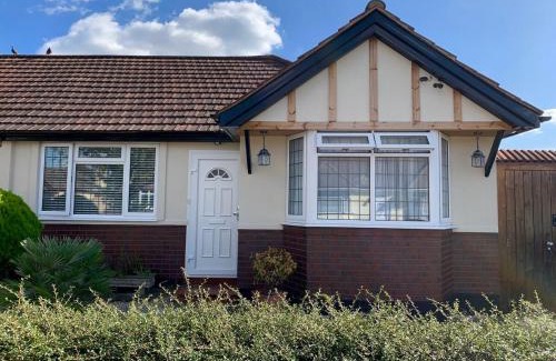 Stanwell House | Heathrow Airport Accommodation