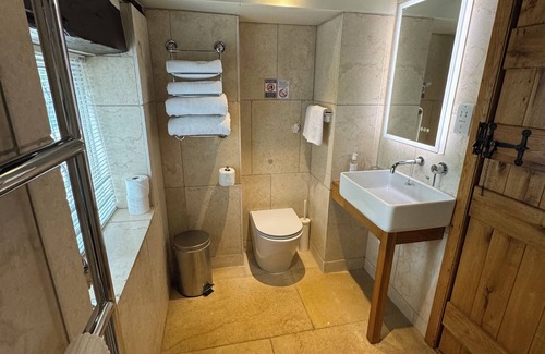 Stanwell Bed & Breakfast | Heathrow Cottages B&B