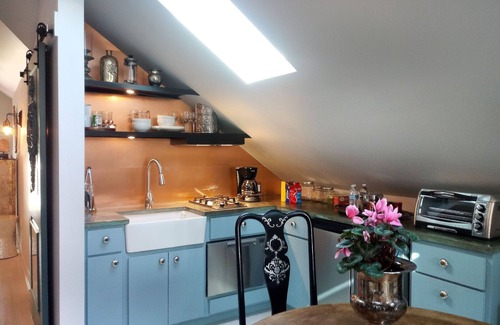 Broadmoor Apartment | Heavenly Attic suite. Uptown near Universities. Minutes to French Quarter