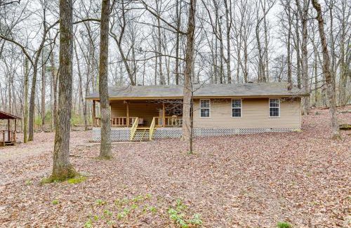 Wilburn House | Heber Springs Cabin with Deck 3 Mi to Sugarloaf Mtn