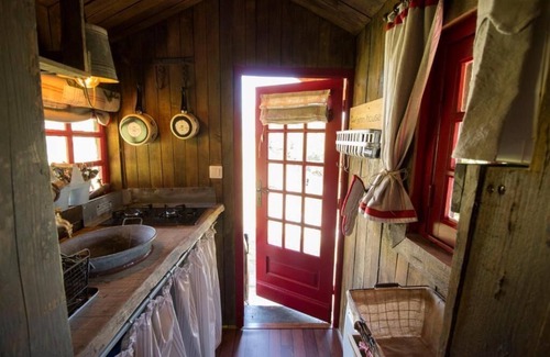 Vimoutiers Cottage | Hebergements Insolites Dans des Tonneaux. Gite le Coup de Foudre