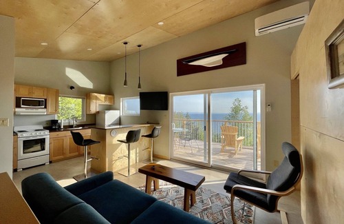 Iona Cottage | Hector's Point-New Modern 1 bedroom suites in Iona