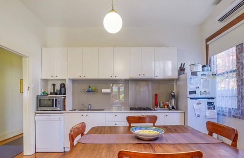South Hobart Apartment | Hedge Cottage - nBelton Apartments South Hobart