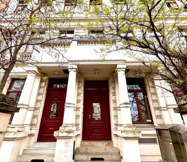 Hasselbachplatzviertel Apartment | Hegelstraße 19, Prachtstraße der Gründerzeit