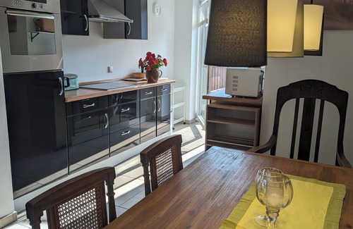 Himbergen Apartment | Heide Wendland apartment surrounded by a park-like garden