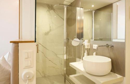 Silandro Apartment | HEIMAT - Chic & Spacious Alpine Escape Schlanders