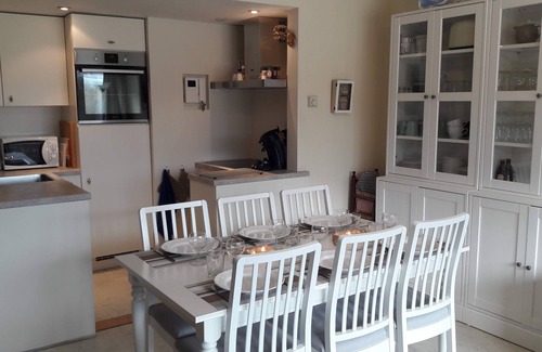 Heist Apartment | Heist, apartment with transverse view of the dike, the dunes and the sea