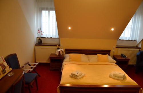 Slany Hotel | Hejtmanský dvůr