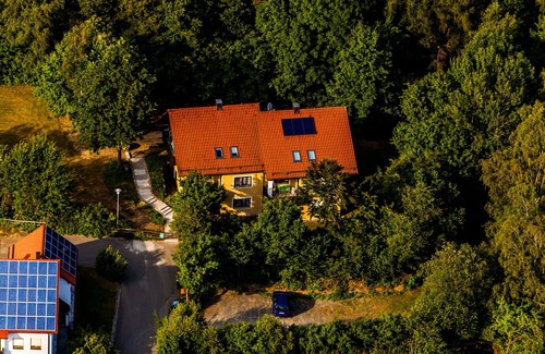 Seebarn Apartment | Helle Ferienwohnung für bis zu Zwei Personen mit Terrasse