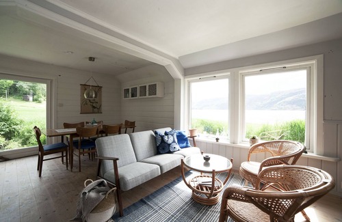 Naustdal Cottage | Helle Gard - Idyllic fjordside cabin