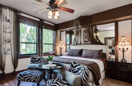 Palm Beach - West Palm Beach Hotel | π΄ Hemingway Garden Palm Beach Island π΄ FREE Valet Parking π΄ Breakfast π΄ Pool