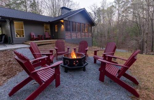 Ellijay House | Hemlock Hideaway