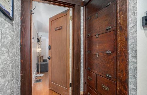 Upper Telegraph House | Hemlock Room