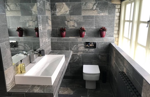 Dinnington Bed & Breakfast | Hemples Lodge