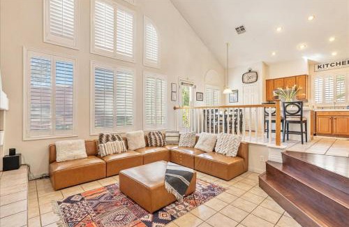 MacDonald Ranch Villa | Henderson Hacienda, 5br free heated pool-spa, 15 min to Strip