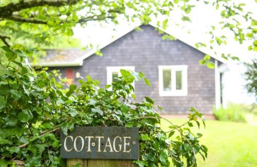 Felindre Farchog House | Henllys Lodge