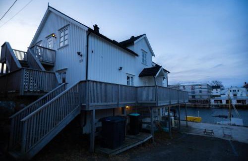 Henningsvaer Apartment | Henningsvær Harbour Haven