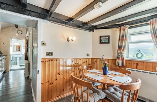 Penmachno Cottage | HENRHIW BACH, pet friendly, character holiday cottage in Penmachno