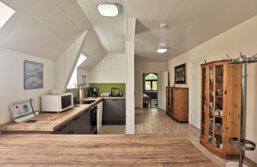 Tarp Apartment | Hensen: Apartment with covered terrace in the center of Tarp - Holiday apartment