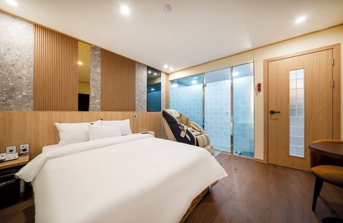 Seosan Hotel | Heo & Jang Hanok Hotel