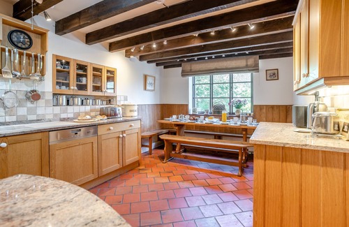 Pengenffordd House | Heol Llygoden - Seven Bedroom House, Sleeps 12