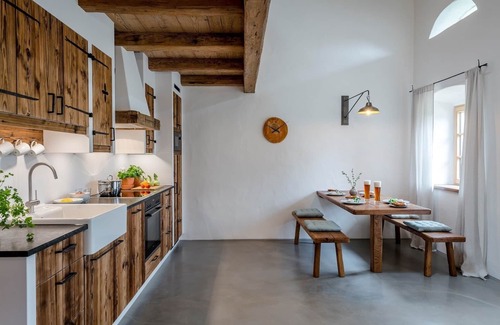 Eggstatt Apartment | Herbal chamber 98sqm, 3 bedrooms, 2 bathrooms, fireplace, sauna, balcony
