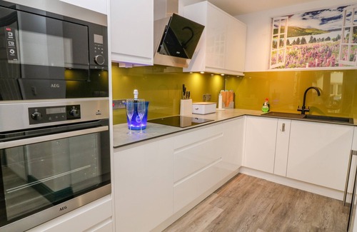 Wing Cottage | HERDWICK COTTAGE, family friendly, with a garden in Brampton, Cumbria