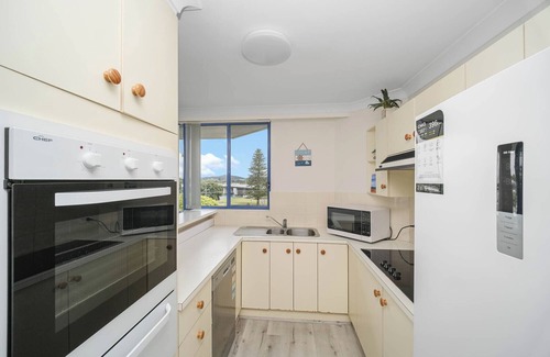 Tuncurry Apartment | Heritage 402 Sunny Ocean and Lake Views