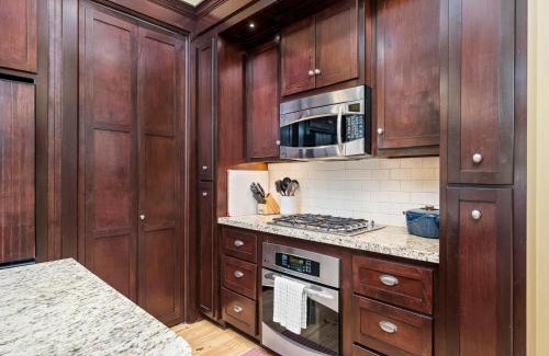 Sailhouse House | Heritage Haven