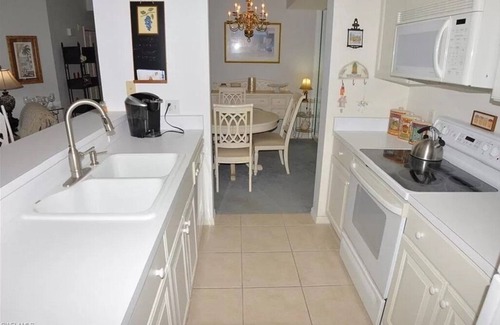 Heritage Palms Condo | Heritage Palms - 1st Floor-Condo-sleeps 6 with Golf, Pool, Tennis Amenities