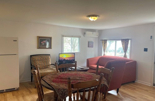 Anne's Land Cottage | Heritage Three-bedroom Cottage (Cottage 1)