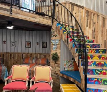 Mount Sterling Cabin | Hermann Grain Bins BNB Entire Complex sleeps 16