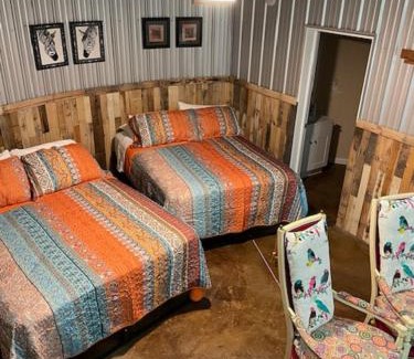 Mount Sterling Cabin | Hermann Grain Bins BNB Entire Complex sleeps 16