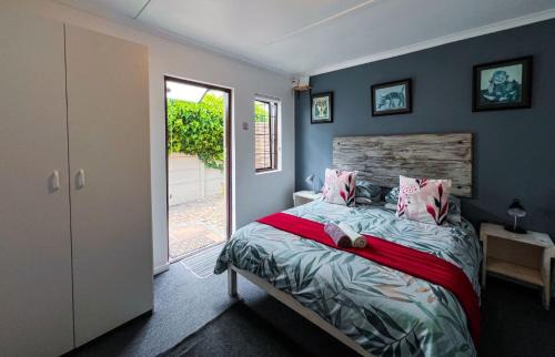 Westcliff Hostel | Hermanus Backpackers & Budget Accommodation