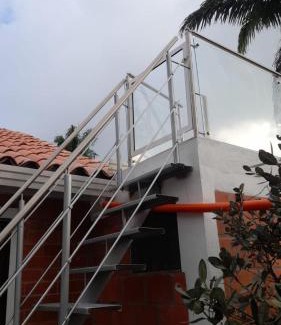Piedecuesta Ski Chalet | Hermosa Cabana con bonito Jardin y piscina en la Mesa de los Santos