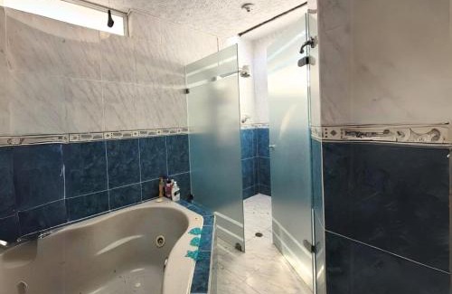 Guadalajara de Buga House | Hermosa Casa con doble garaje amoblada en el Albergue