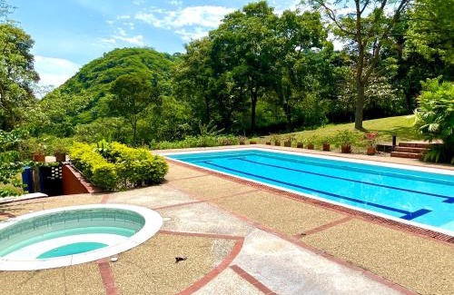 Tobia House | Hermosa Casa FINCA Piscina Voleibol WiFi Villeta