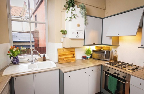 North Queensferry House | Heron House: The Forth Rail Bridge Cottage