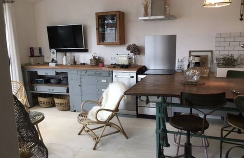Mairie de Chantenay House | Heron's Nest: Urban gite with heated pool in the heart of Nantes