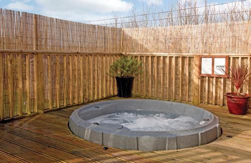 Narberth Resort | Herons Brook Retreat Lodges