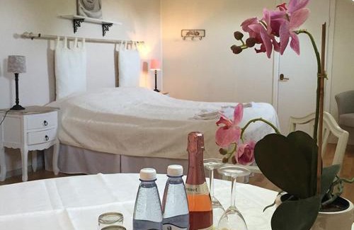 Gunnebo Bed & Breakfast | Herrgårds Hotell gyllene Hästen