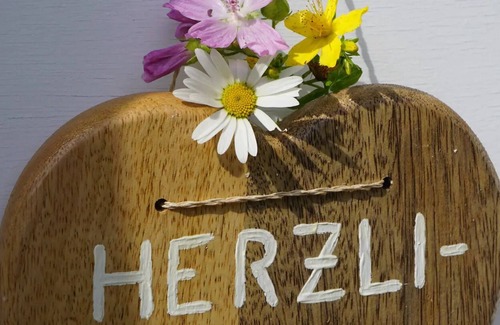 Sevelen Ski Chalet | Herzli-chalet mit Hotpot in den Schweizer Bergen