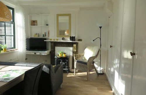 Kamperland House | Het Kunstenaarshuis