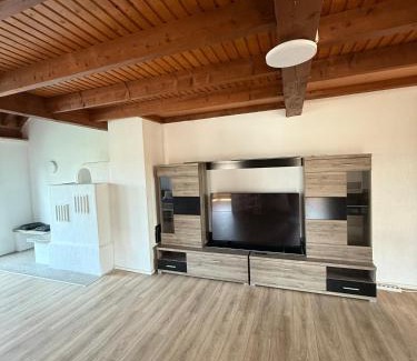 Rembrucken Apartment | HEU1- Spacious City Apartment with Terrace in Heusenstamm