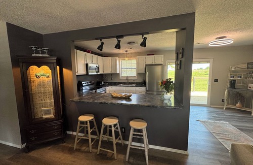 Rogersville House | Hey friends, welcome to Maggie’s Place and enjoy a relaxing and peaceful stay