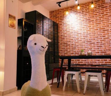 Taman Intan House | Hey90s #6pax #FreeNetflix #Youtube #Games