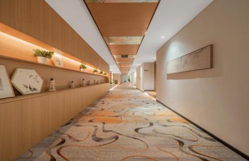 Yuzhong Hotel | Heyo Hengyue Huasong Hot Spring Resort Hotel - Chongqing Hongyadong