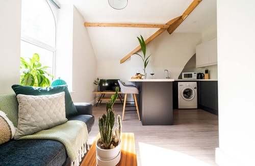 Adamsdown Apartment | HG Collection - 2 Bedroom Apartment in Cardiff City Centre