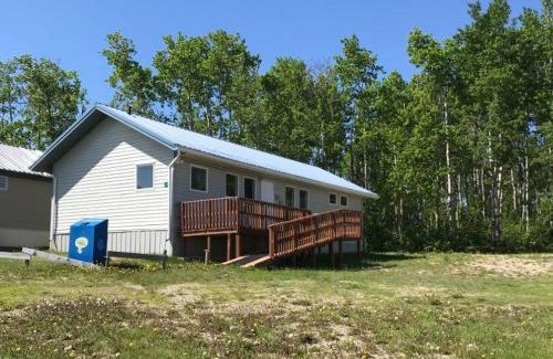 Division No. 16 Hostel | HI Rossburn 9 Finger Ranch